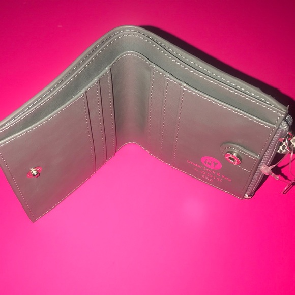 LODIS WALLET!! - Picture 3 of 8